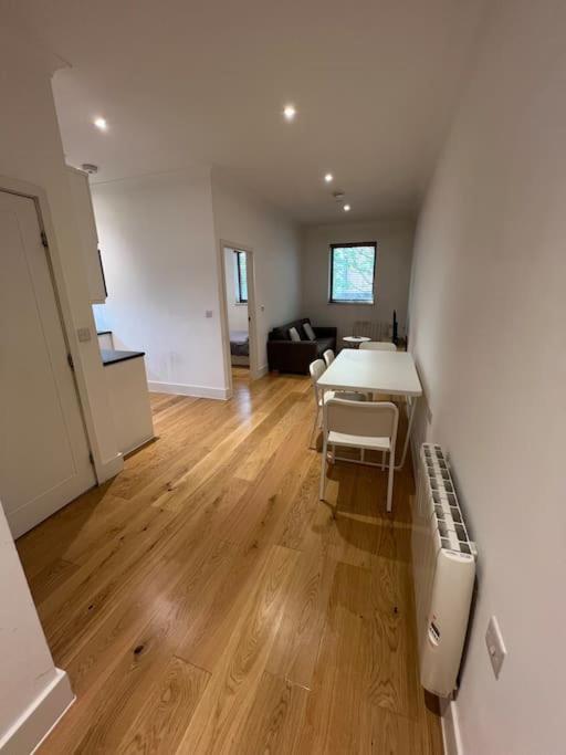 Cozy Modern Apartment In Croydon Central Bagian luar foto