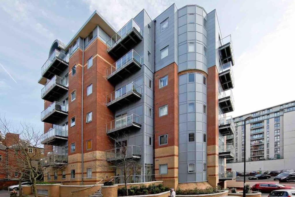 Cozy Modern Apartment In Croydon Central Bagian luar foto