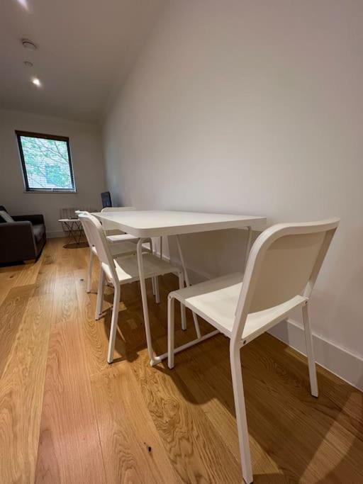 Cozy Modern Apartment In Croydon Central Bagian luar foto
